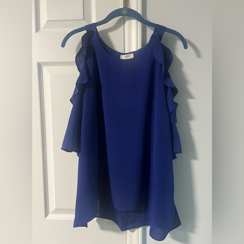 NWT Umgee Cold Shoulder Ruffled Sleeve Top Size Medium